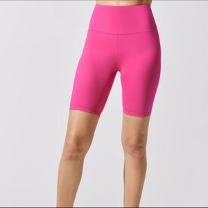 CARBON38 HIGH RISE BIKER SHORT CLOUD COMPRESSION